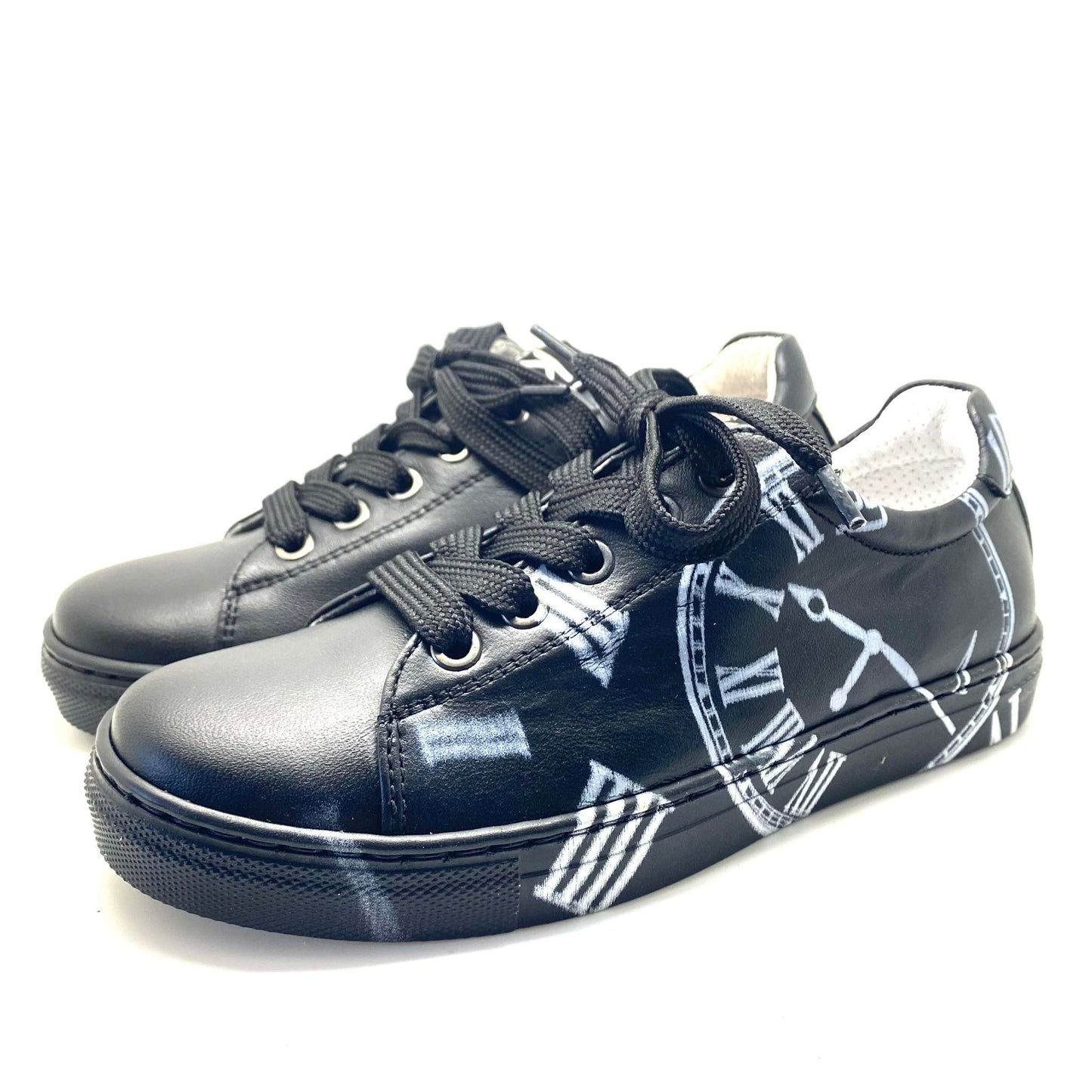 Be Kool lage sneaker zwart met klok op