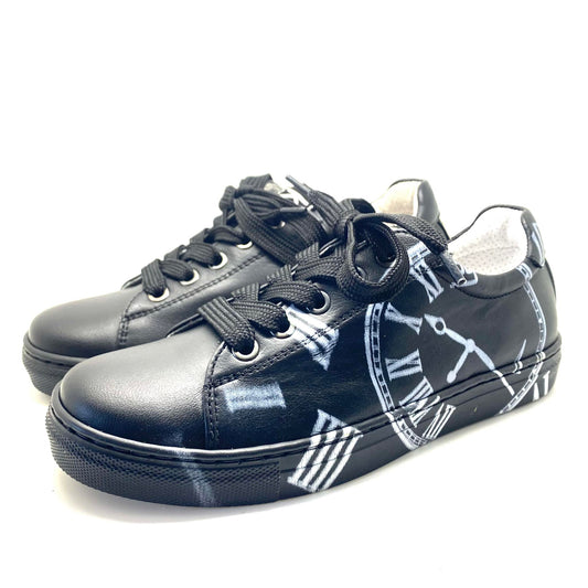 Be Kool lage sneaker zwart met klok op