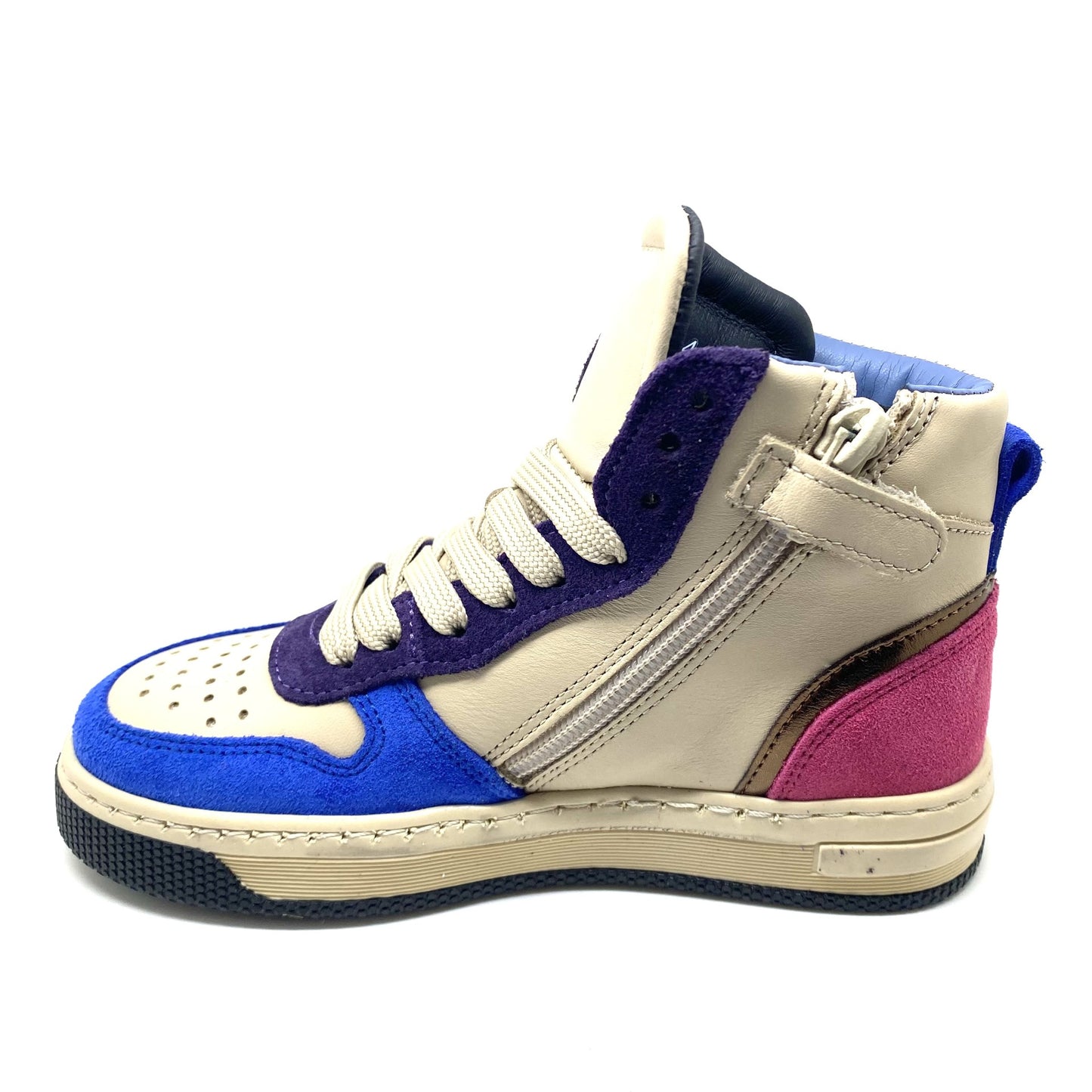 Hip hoge sneaker met kleurtjes