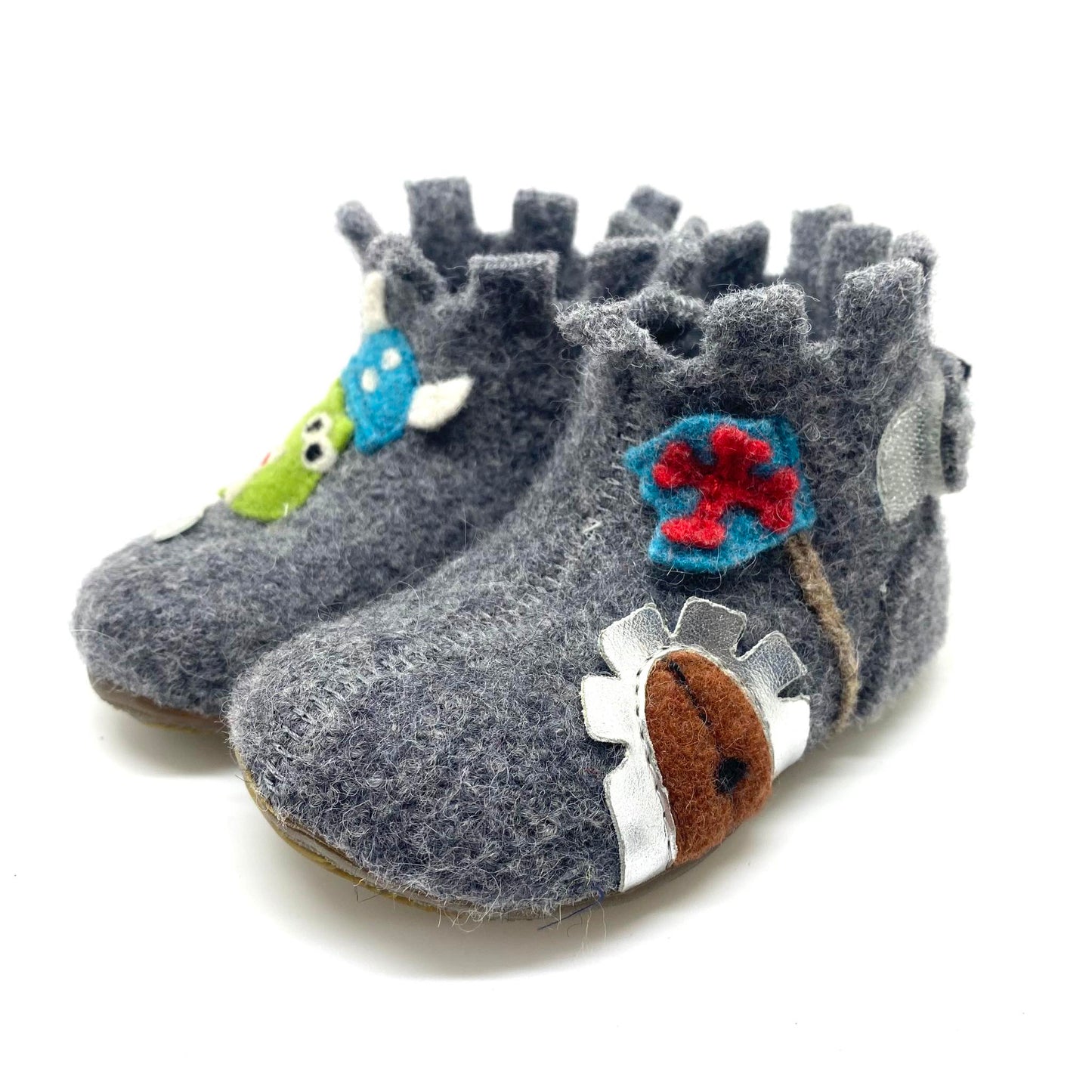 Kitzbühel pantoffel hoog met draak en kasteel winter