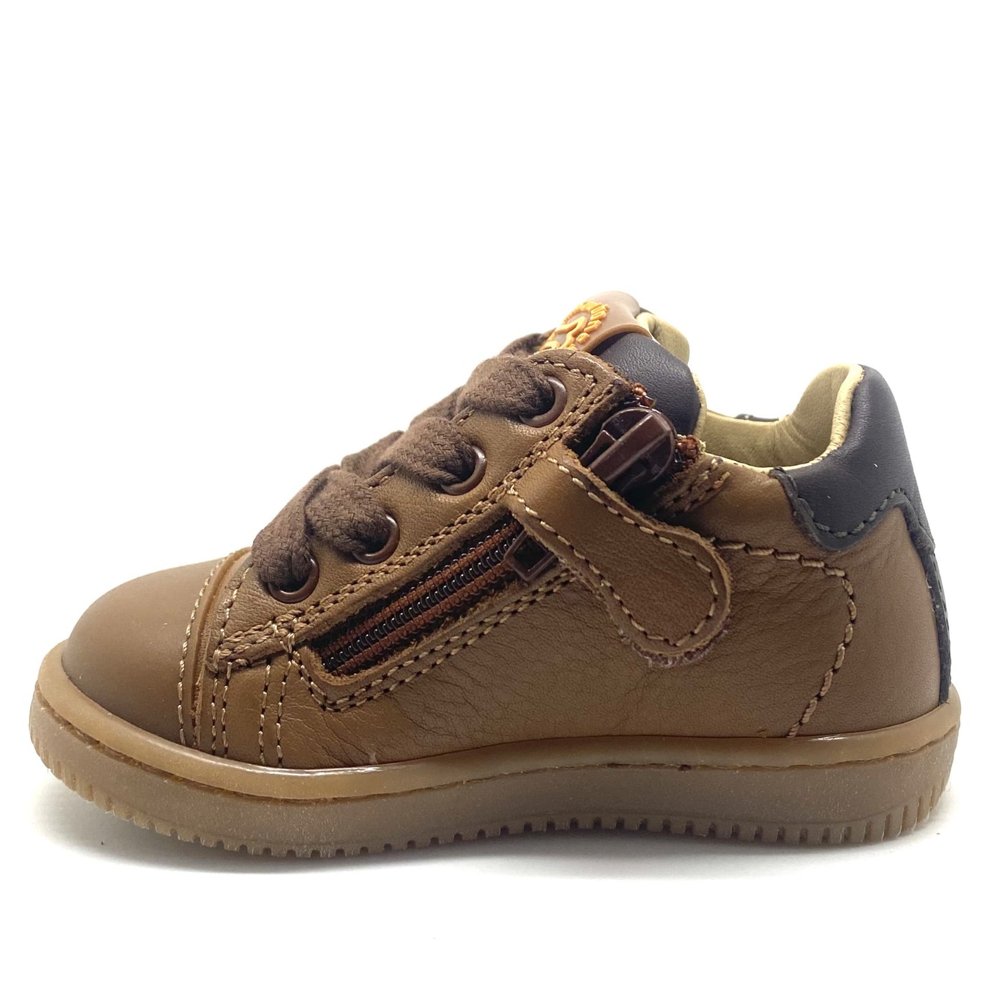 Stones and Bones NEPO bruin sneakertje met rubberen tip