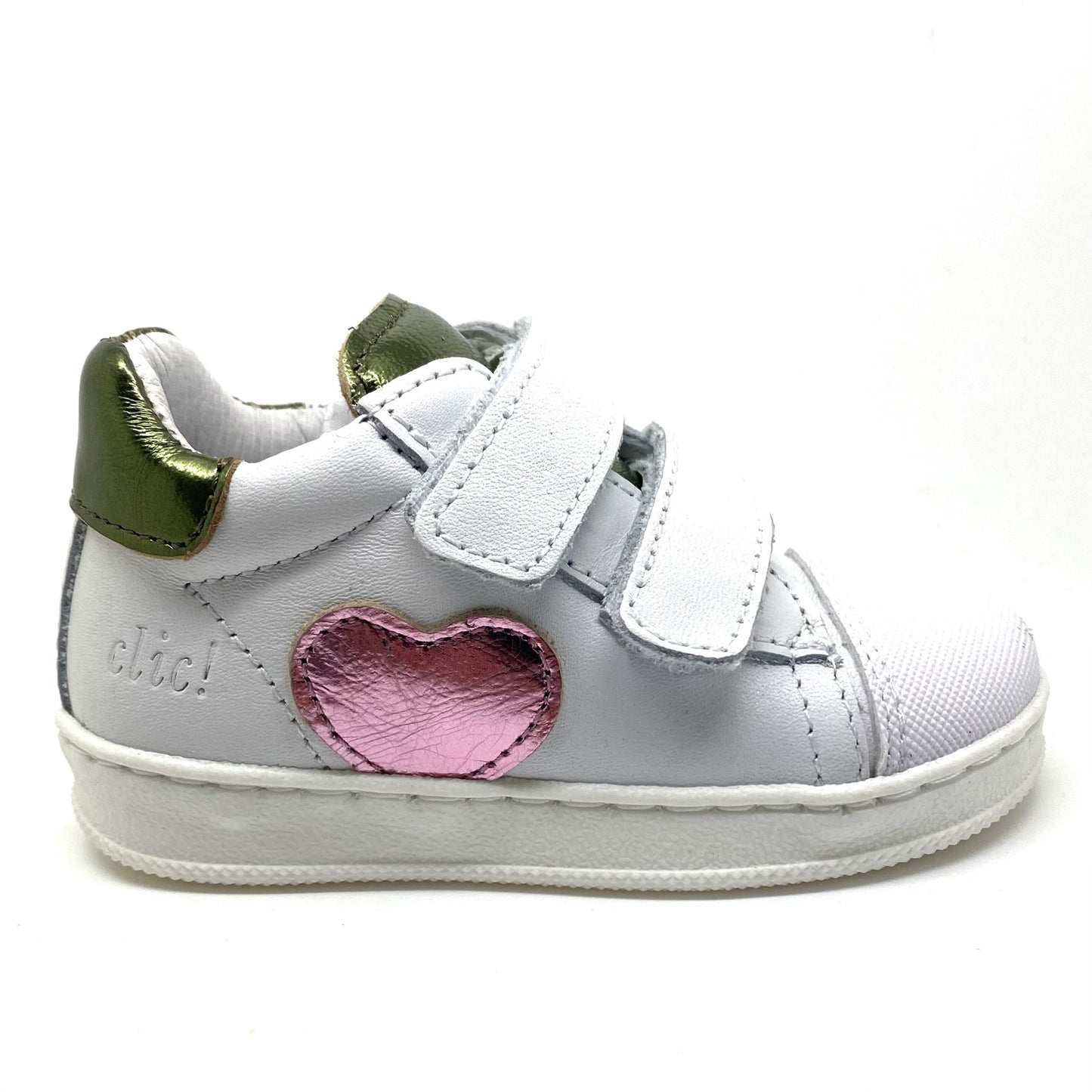 Clic witte sneaker met verstevigde tip.
