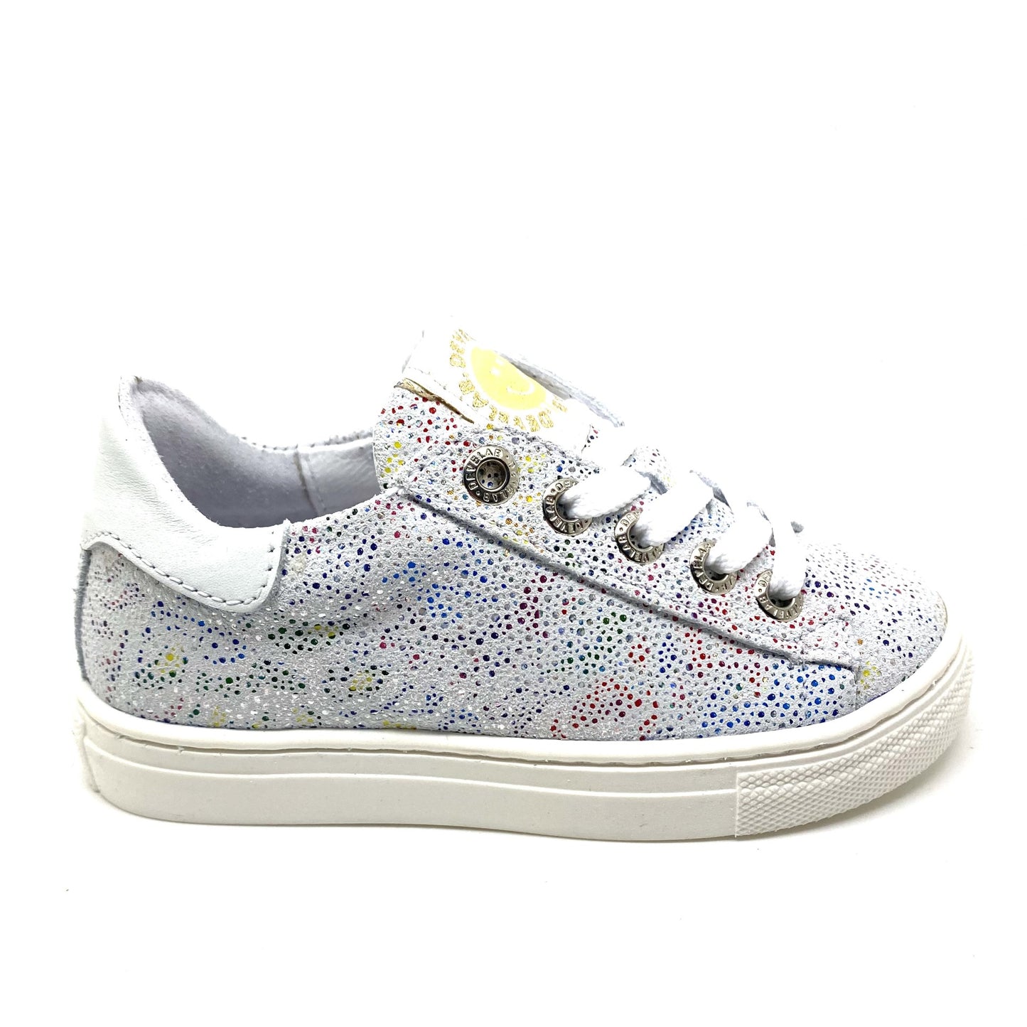 Develab lage sneaker met stipjes.