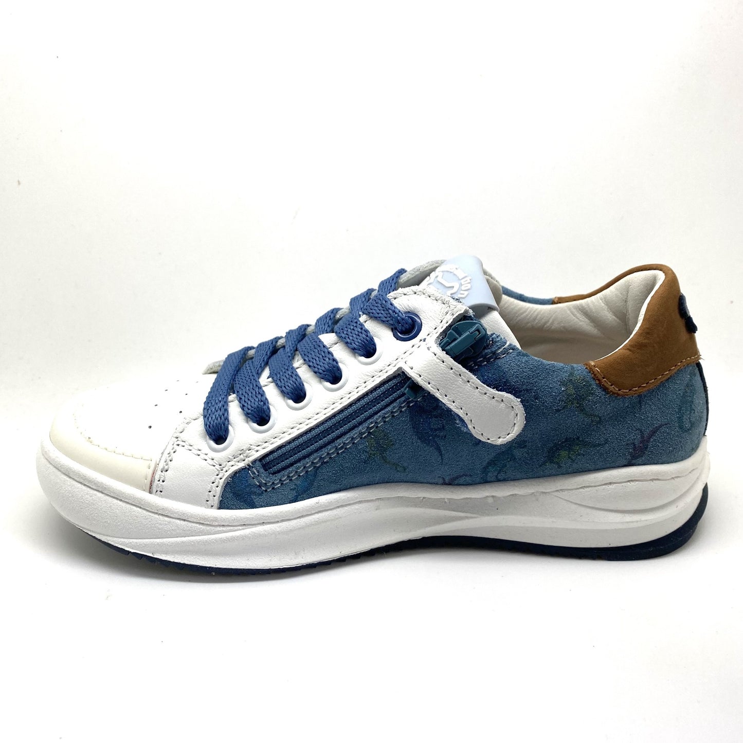 Stones and Bones sneaker met dino's