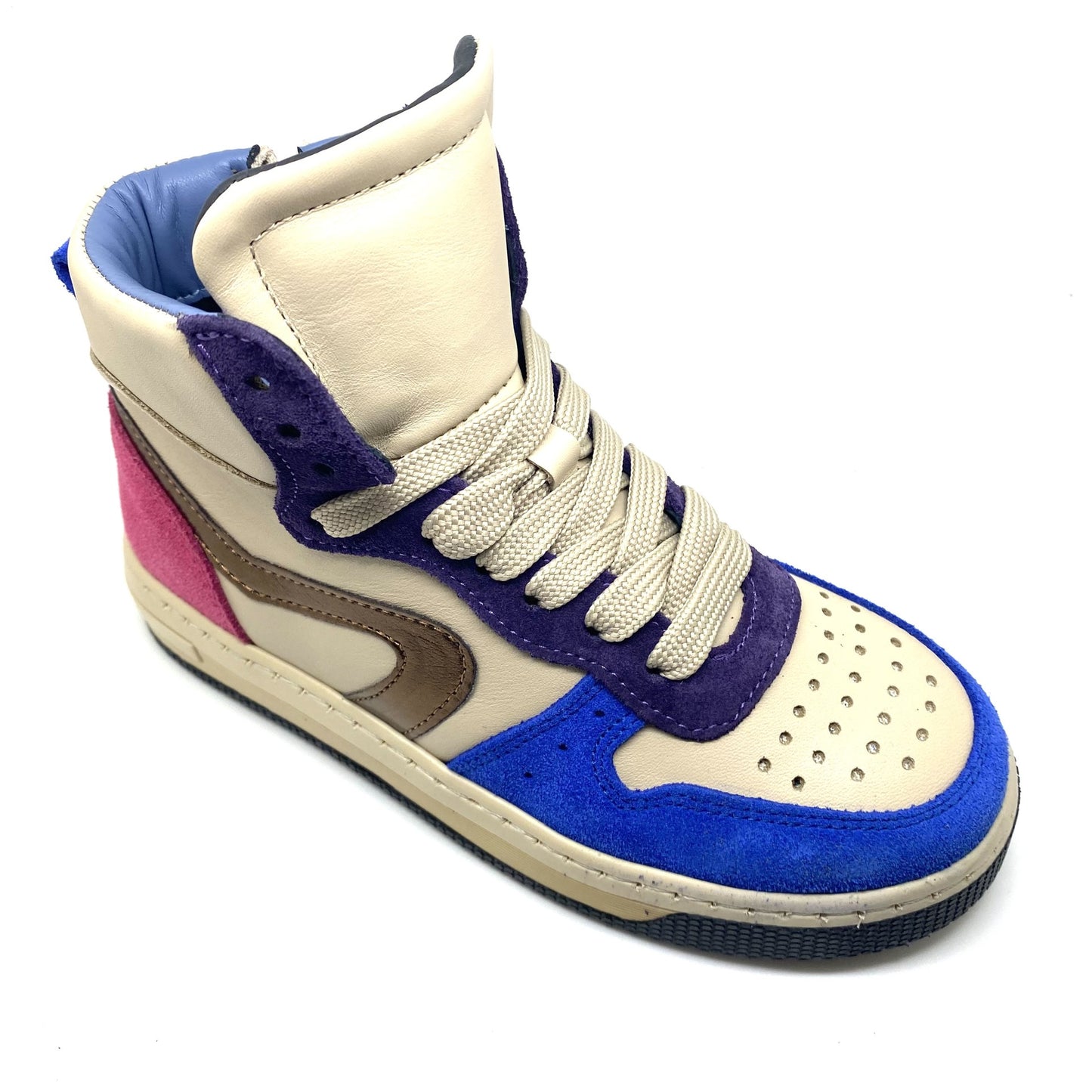 Hip hoge sneaker met kleurtjes