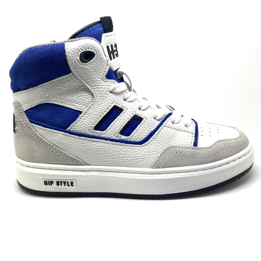 Hip hoge witte sneaker met blauwe accenten.