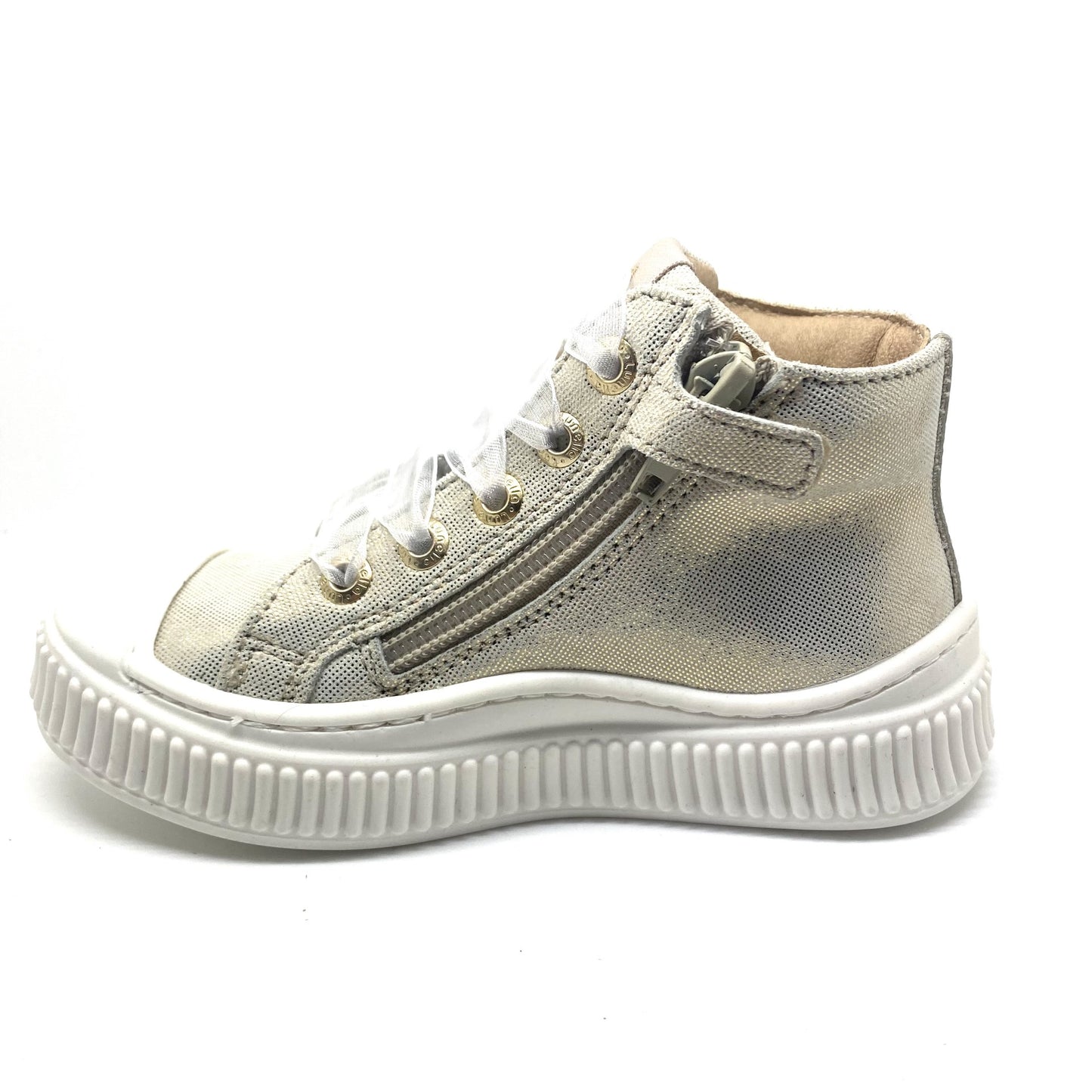 Lunella sneaker goud met verstevigde tip.