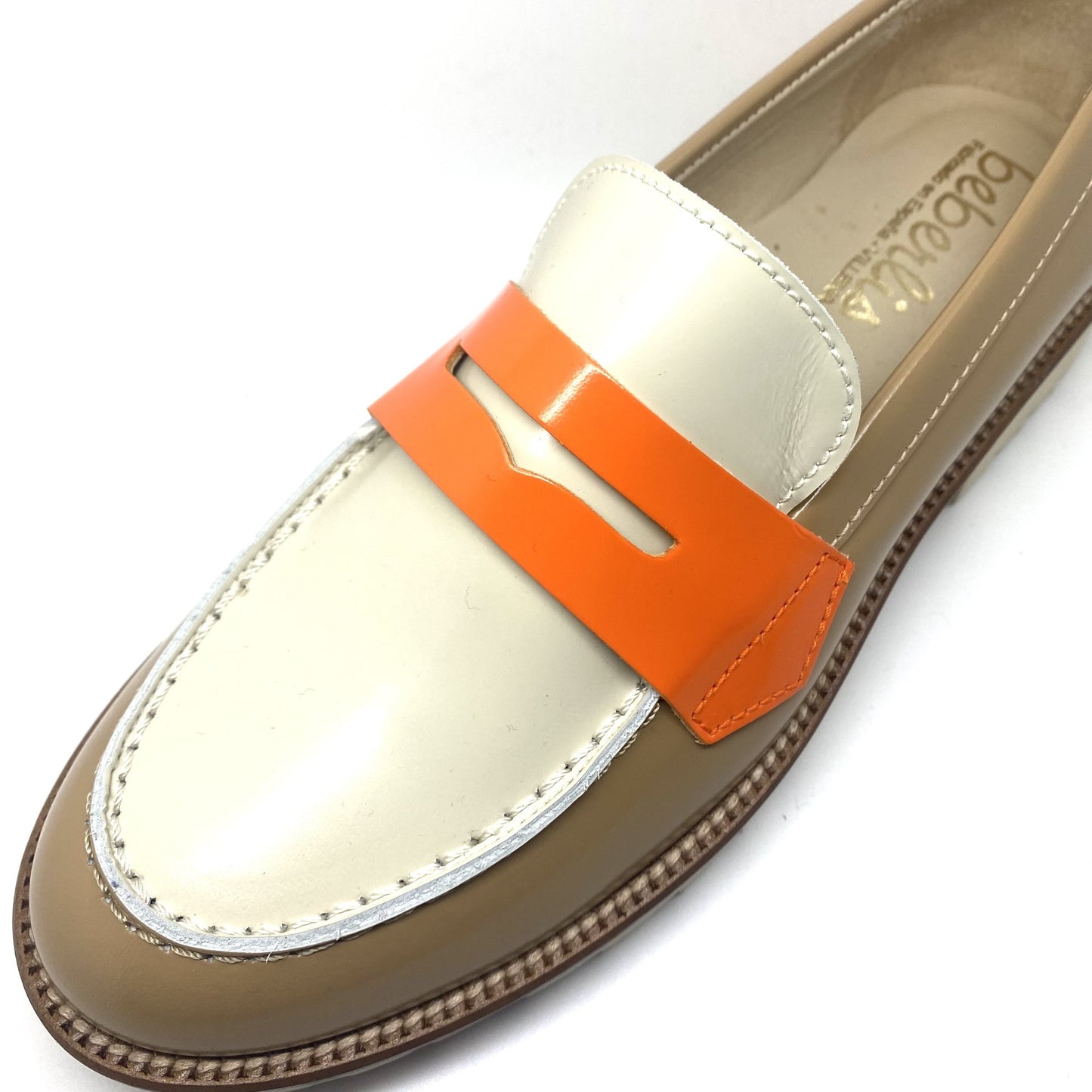 Beberlis moccasin beige en oranje.
