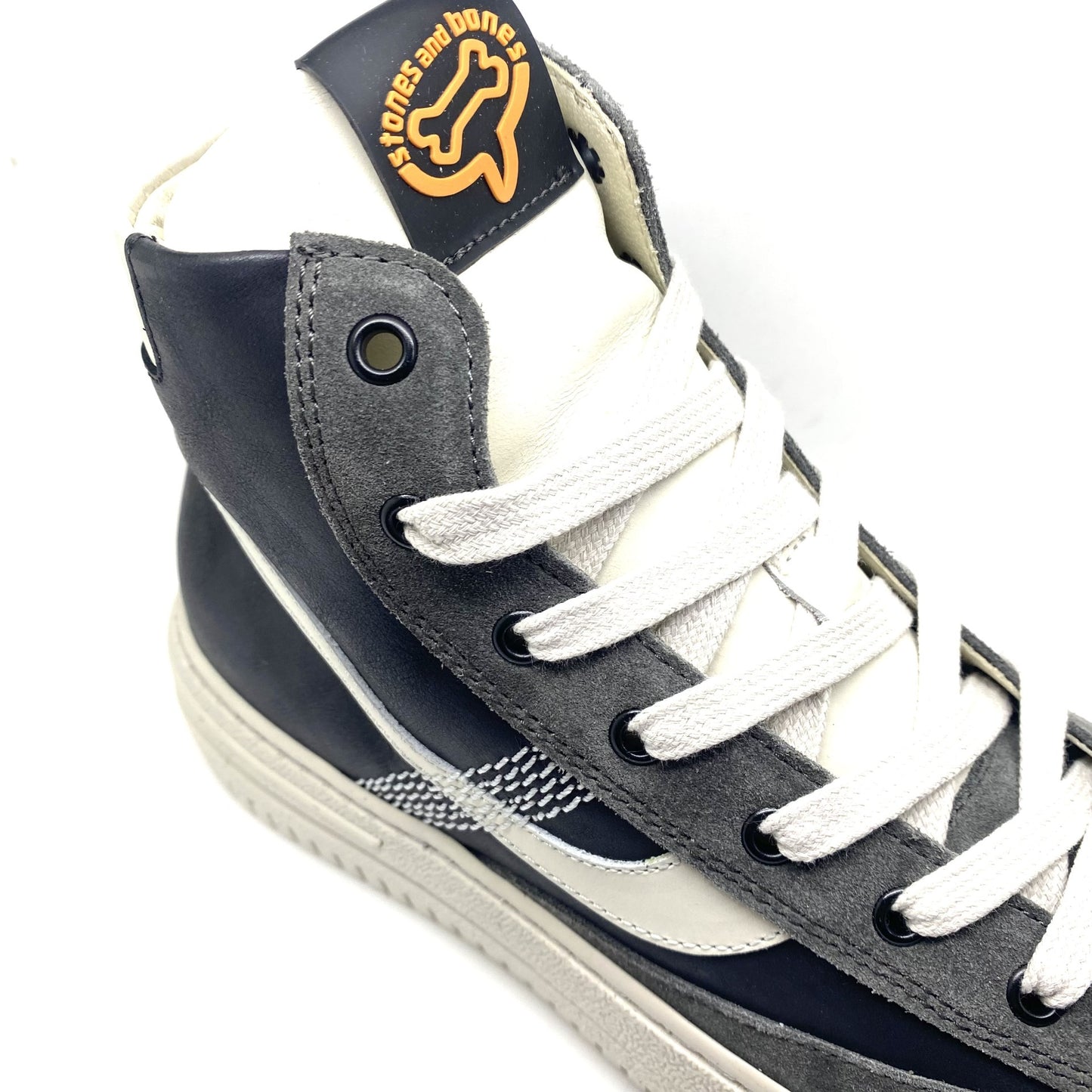 Stones and Bones hoge sneaker grijs zwart en wit