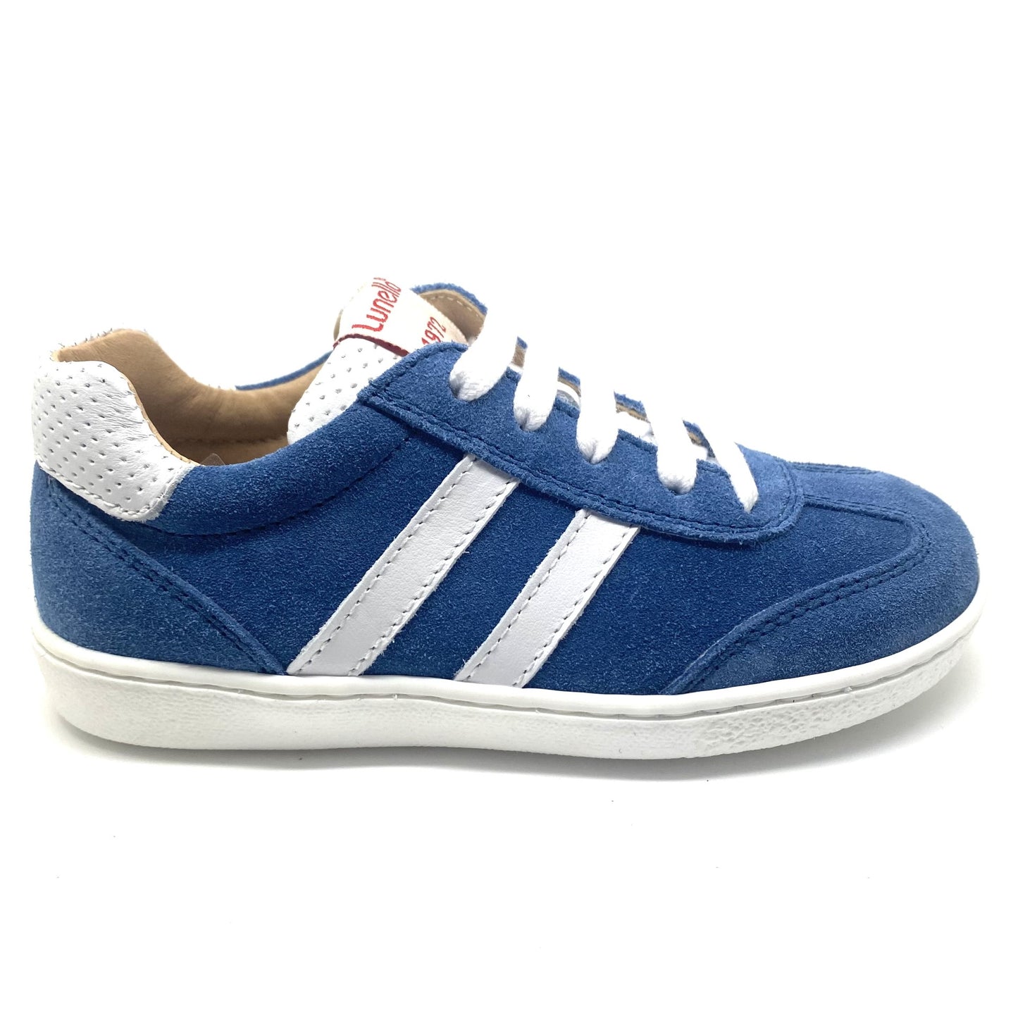 Lunella lage sneaker met veter en rits.