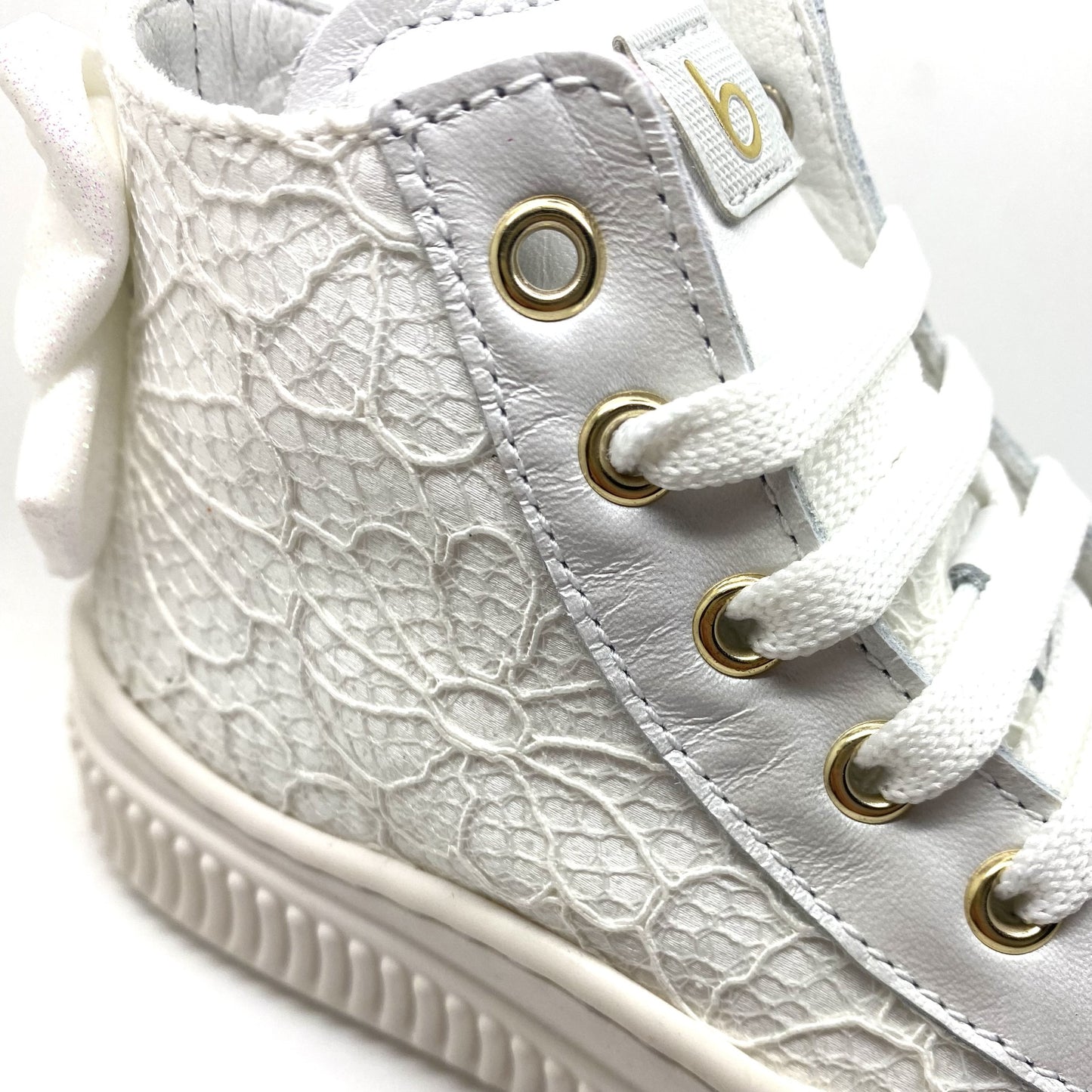 Beberlis sneaker wit met strik achteraan