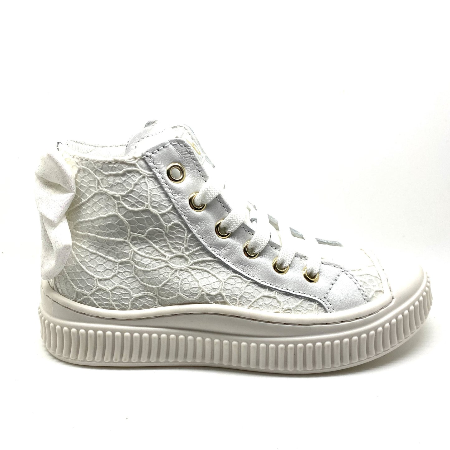 Beberlis sneaker wit met strik achteraan