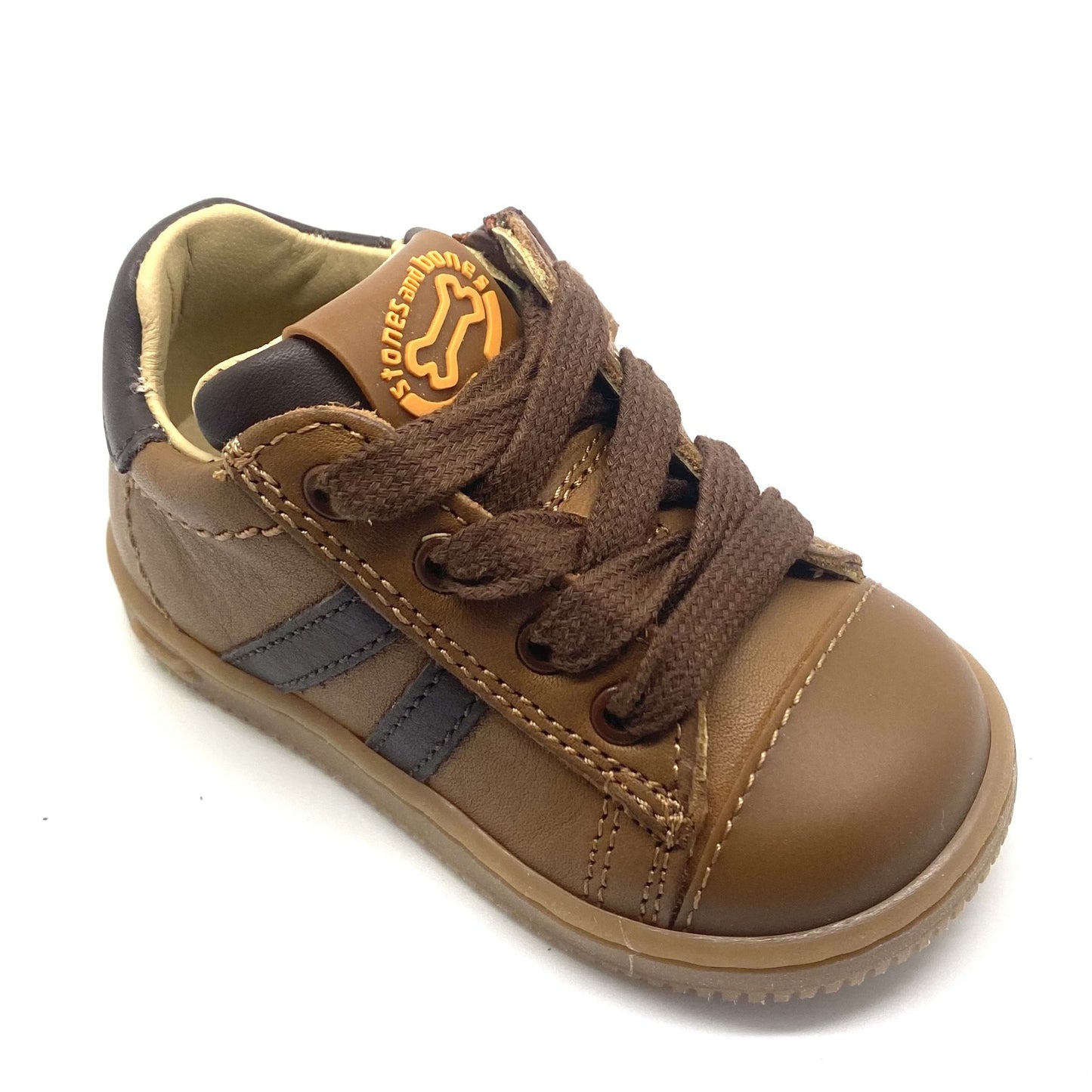 Stones and Bones NEPO bruin sneakertje met rubberen tip