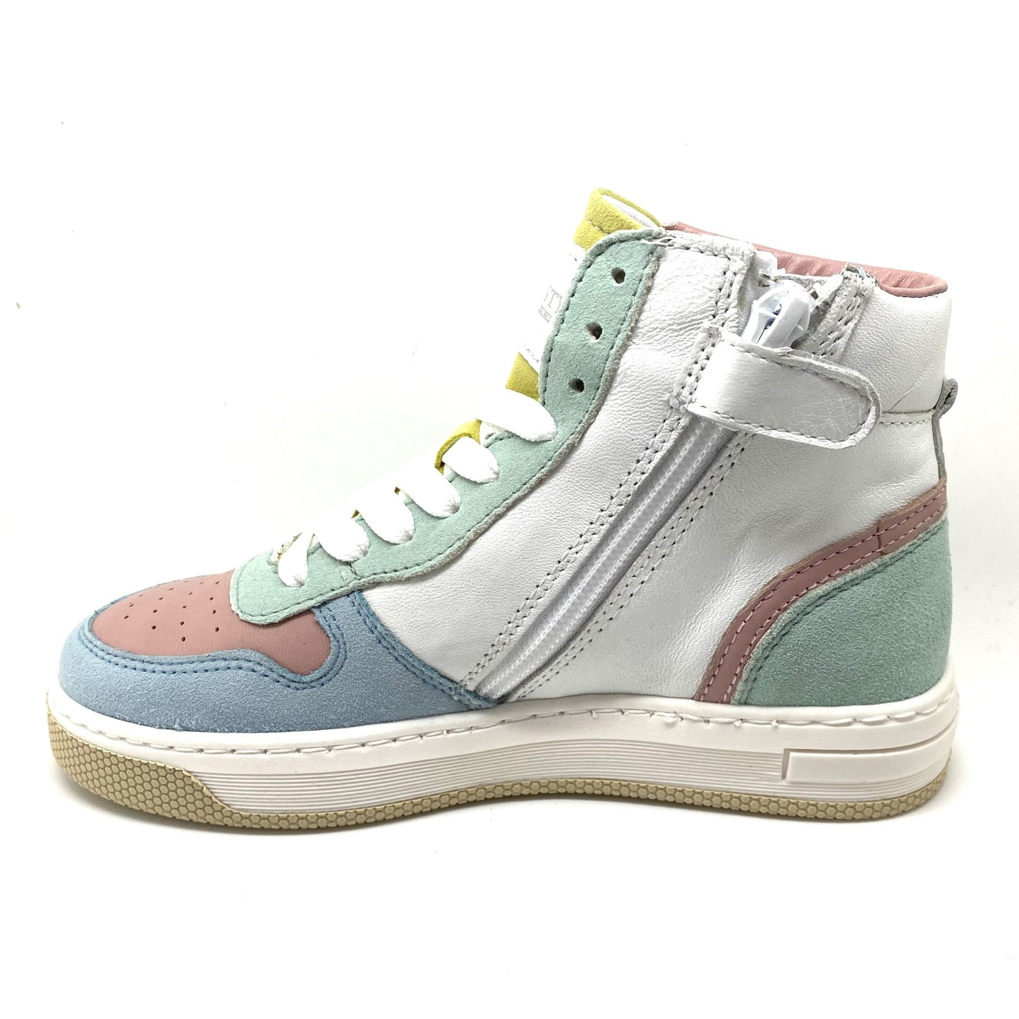 Hip hoge sneaker met pastel kleurtjes