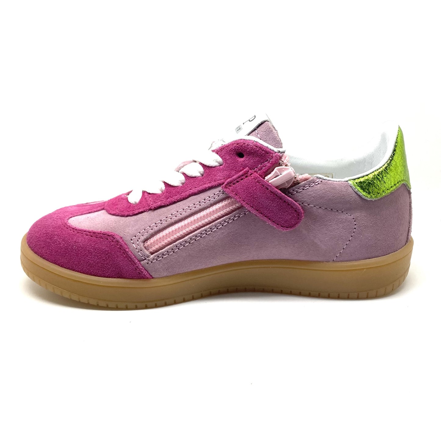 Hip lage roze sneaker.