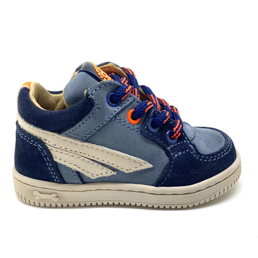 Stones and Bones eerste stappertje in blauwe kleur met oranje accenten