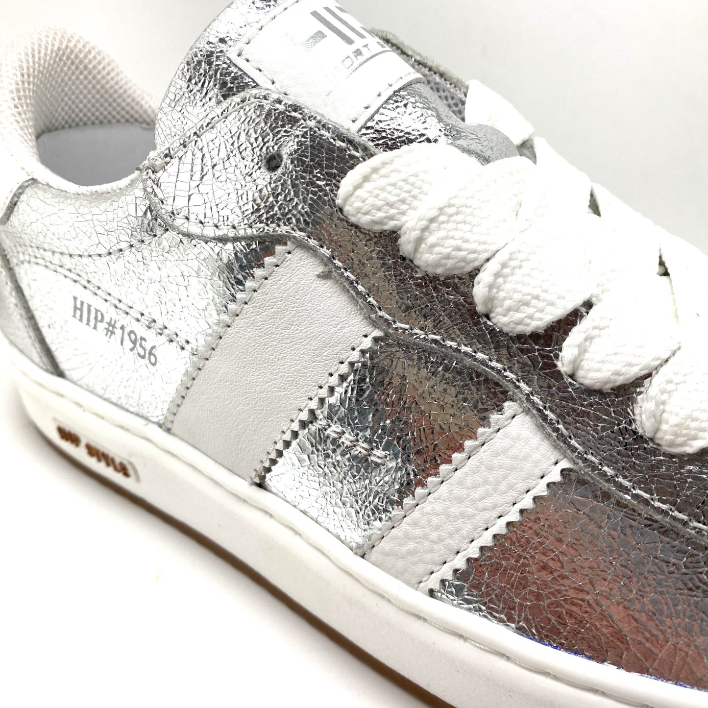 Hip lage sneaker zilver